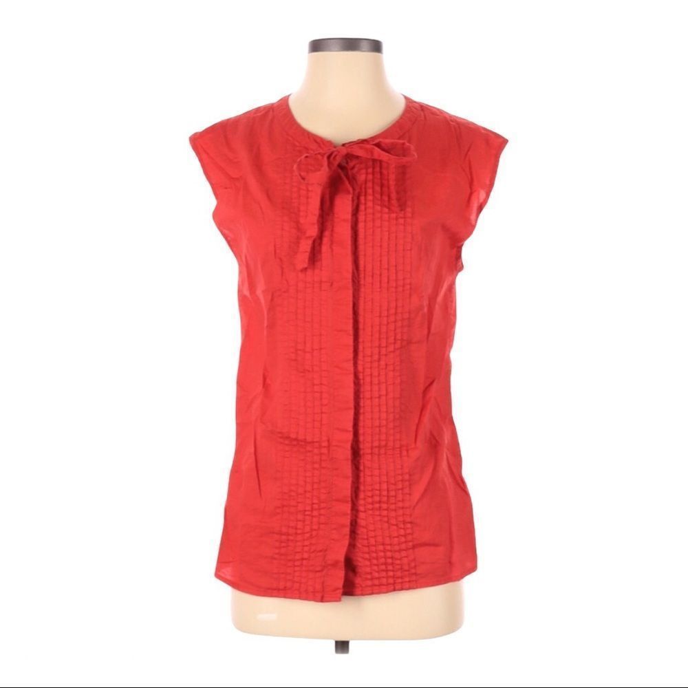 Gap Sleeveless Button-Down Shirt